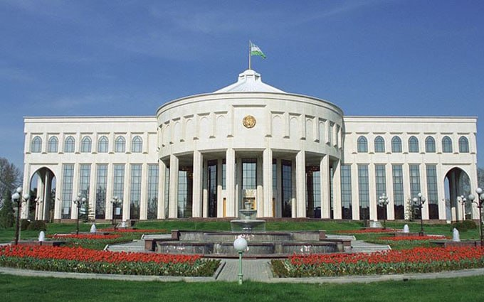 O'zbekiston Respublikasi Prezidentining farmonlari va qarorlari